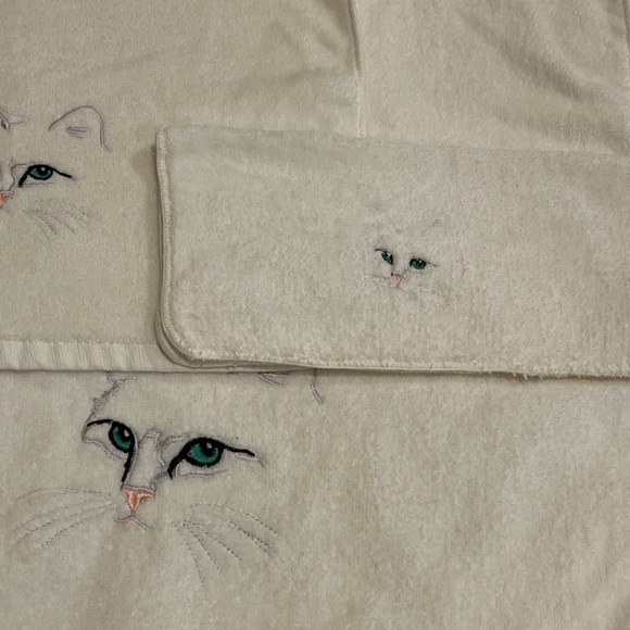 R.A. Briggs VTG White Towel Set of 3 Cat Face Print read description. - Picture 3 of 12